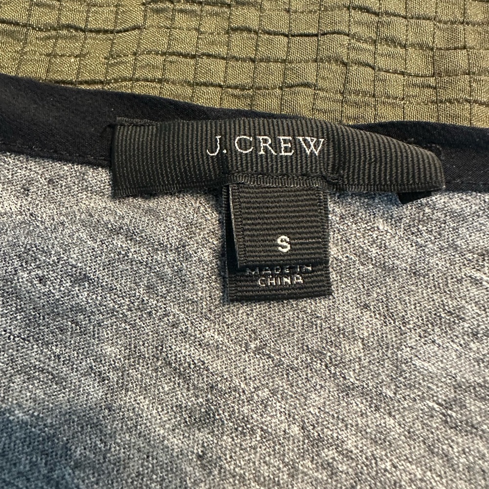 Woman’s small gray J Crew tee shirt